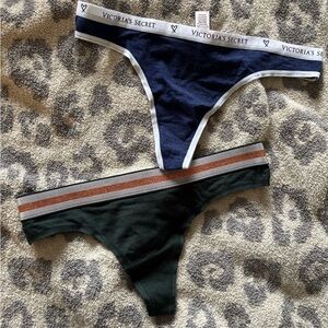 🆕 NWT Victoria's Secret Thong Set - Navy and Green